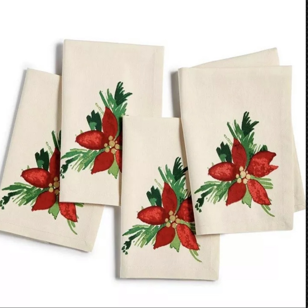 Bardwil Linens Merry Berry 4-Pc Napkin poinsettias